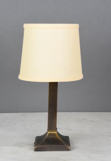 Simple Antique Brass Plug In Cafe Table Lamp