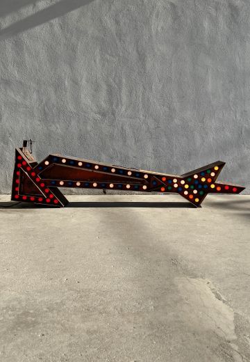 Metal Vegas Arrow Hanging Fixture (Double Sided)