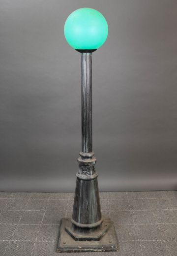 Municipal Precinct Lamp Post w/Green Globe