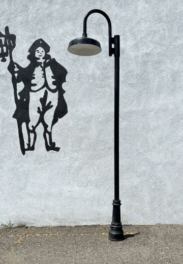 11' Curved Arm Reflector Lamp Post (No Base)
