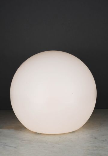 18" Globe Landscape Light