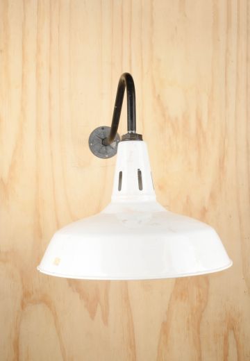18" White Porcelain Enamel Wall Mounted RLM w/Curved Arm