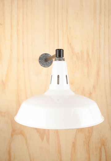 18" White Porcelain Enamel Wall Mounted RLM w/Straight Arm