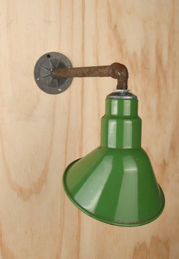 7 3/4" Green Enamel Wall Mounted Billboard Light